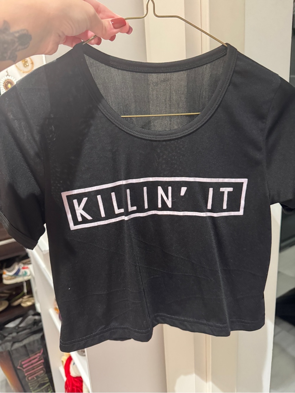 Black "Killin' It" Graphic Crop Tee - Women